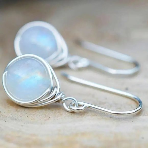 Pretty Vintage Look Faux Opal Earrings Silver NEW - Picture 2 of 2
